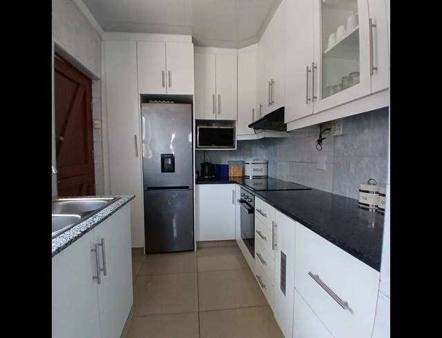 3 BEDROOM HOUSE FOR SALE IN UMLAZI N
